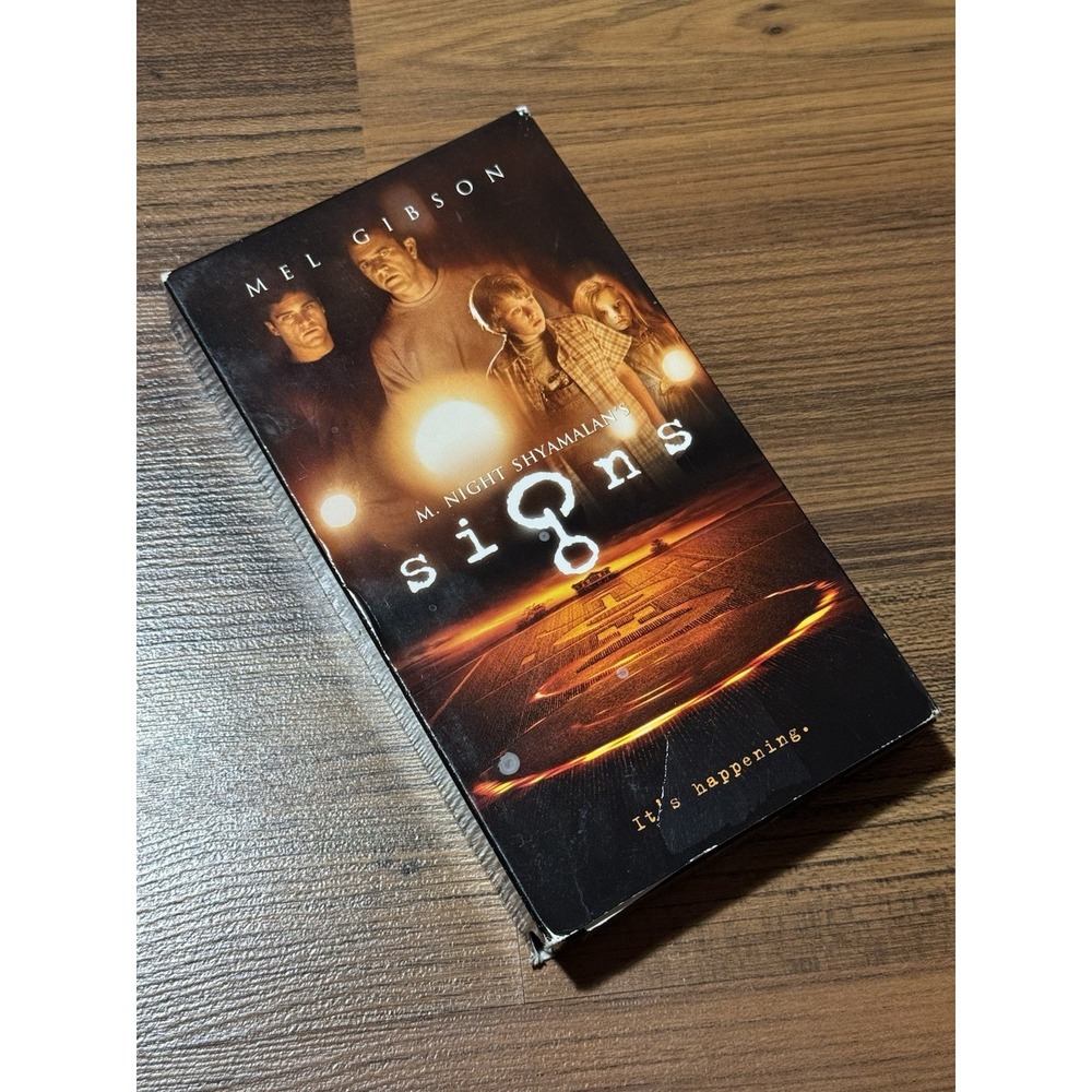 Signs VHS 2003 M. Night Shyamalan Mel Gibson Vintage Horror Aliens Tested